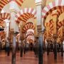 Maurische Bögen in der Kathedrale von Córdoba